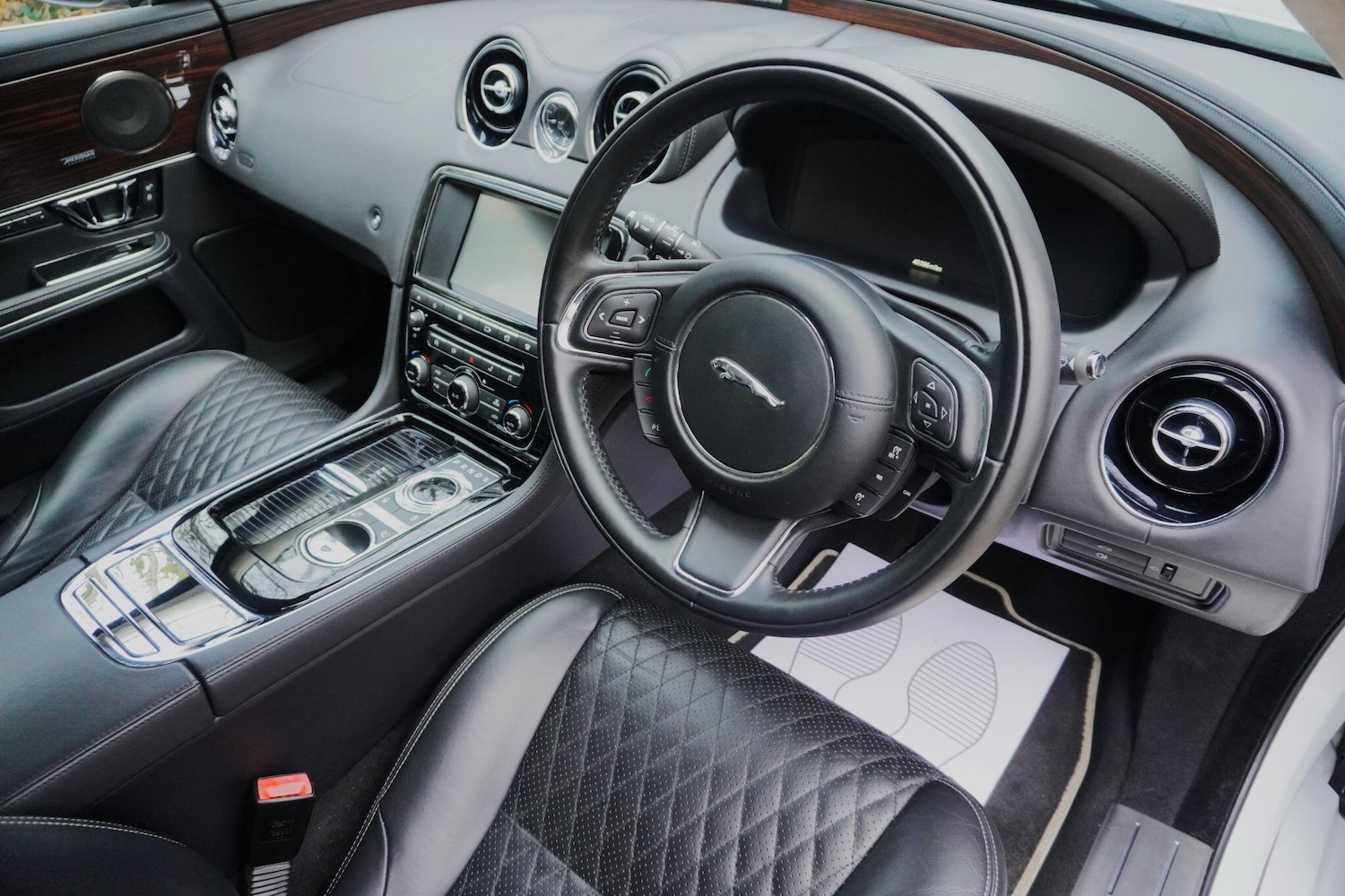 Used Jaguar XJ 2016 for sale - 76702396: Photo 10