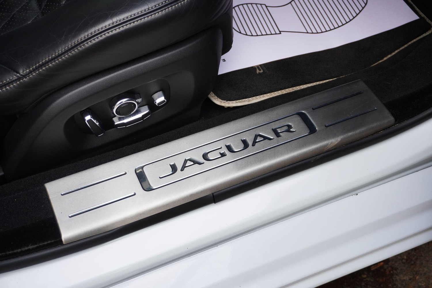 Used Jaguar XJ 2016 for sale - 76702396: Photo 14