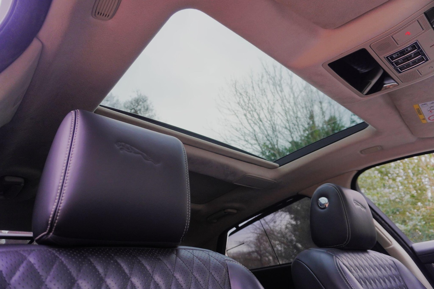 Used Jaguar XJ 2016 for sale - 76702396: Photo 19