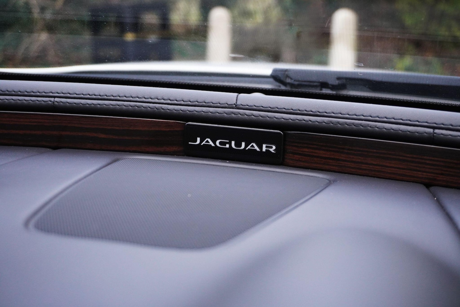 Used Jaguar XJ 2016 for sale - 76702396: Photo 23