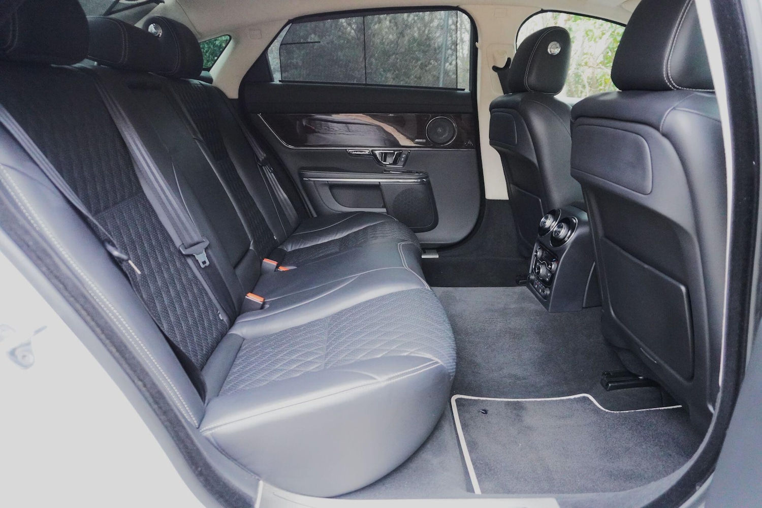 Used Jaguar XJ 2016 for sale - 76702396: Photo 46