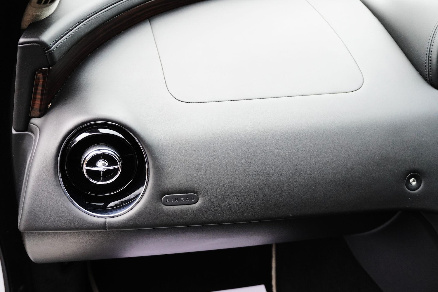 Used Jaguar XJ 2016 for sale - 76702396: Photo 60