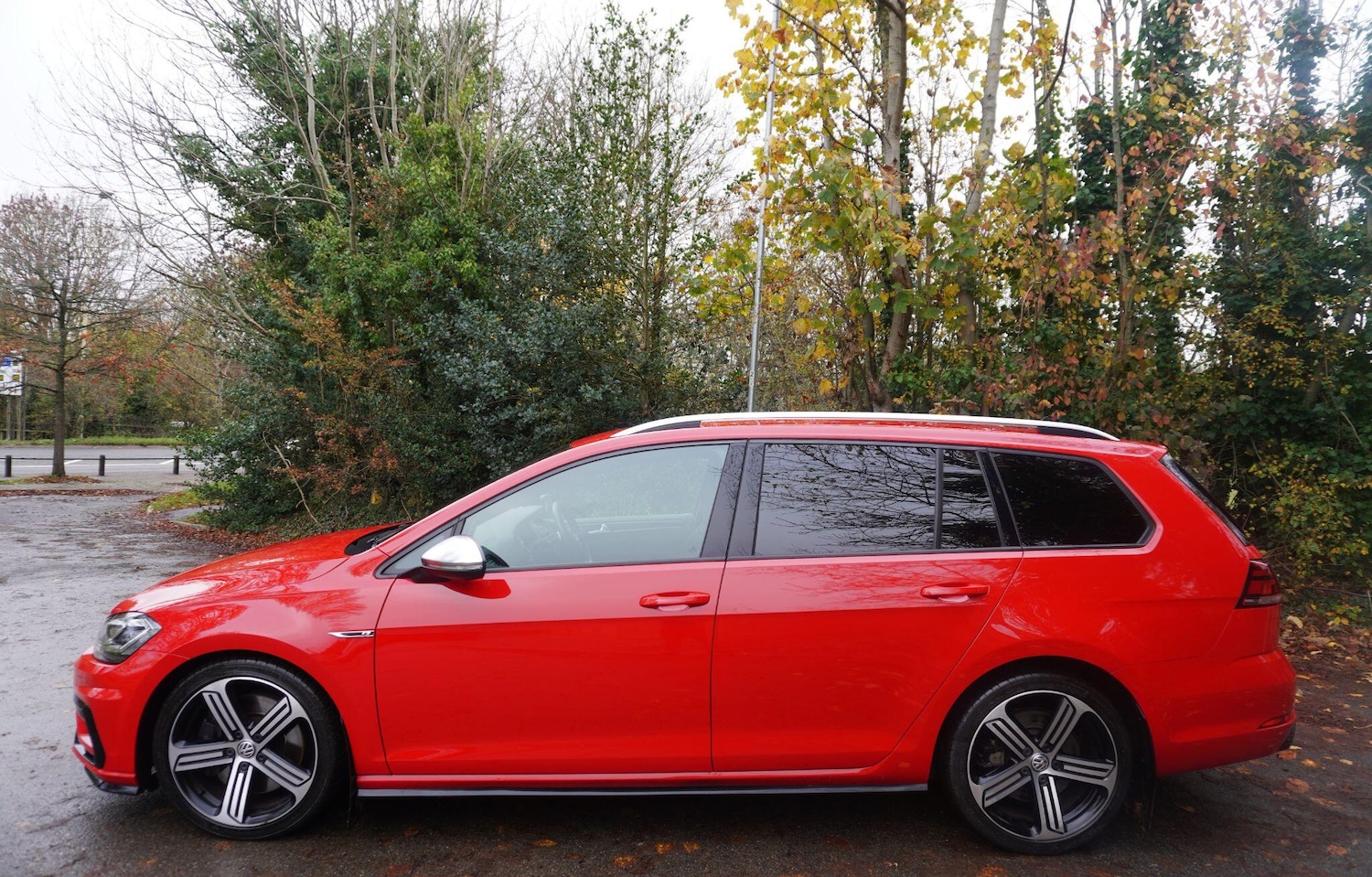 Used Volkswagen Golf 2017 for sale - 76337050: Photo 2
