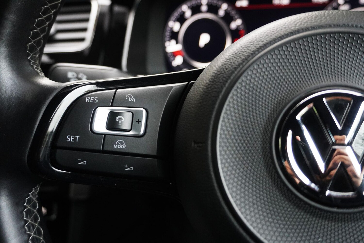 Used Volkswagen Golf 2017 for sale - 76337050: Photo 32