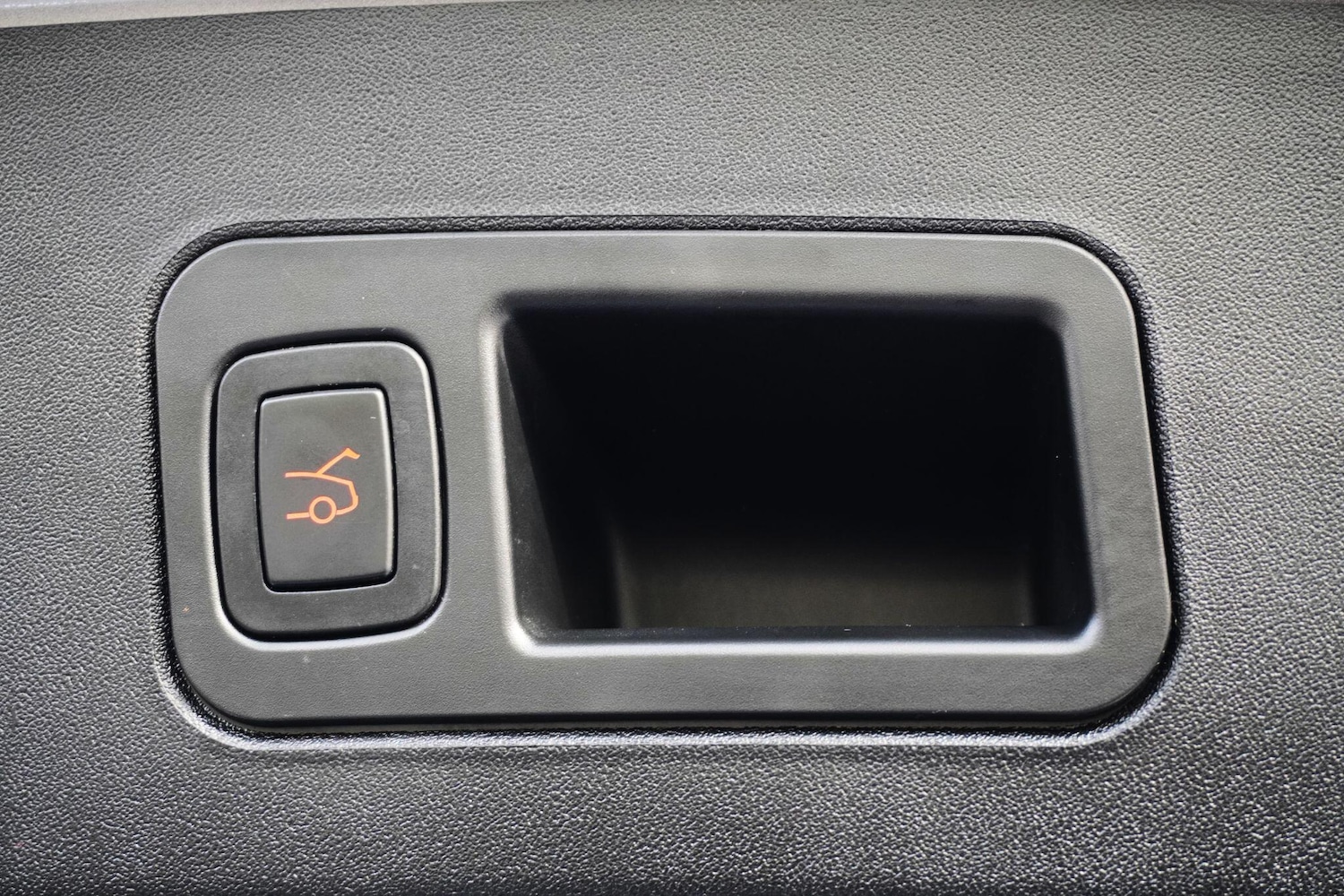 Used Tesla Model S 2018 for sale - 77098052: Photo 64