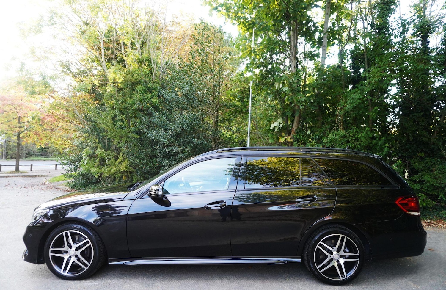 Used Mercedes-Benz E Class 2016 for sale - 76991541: Photo 2