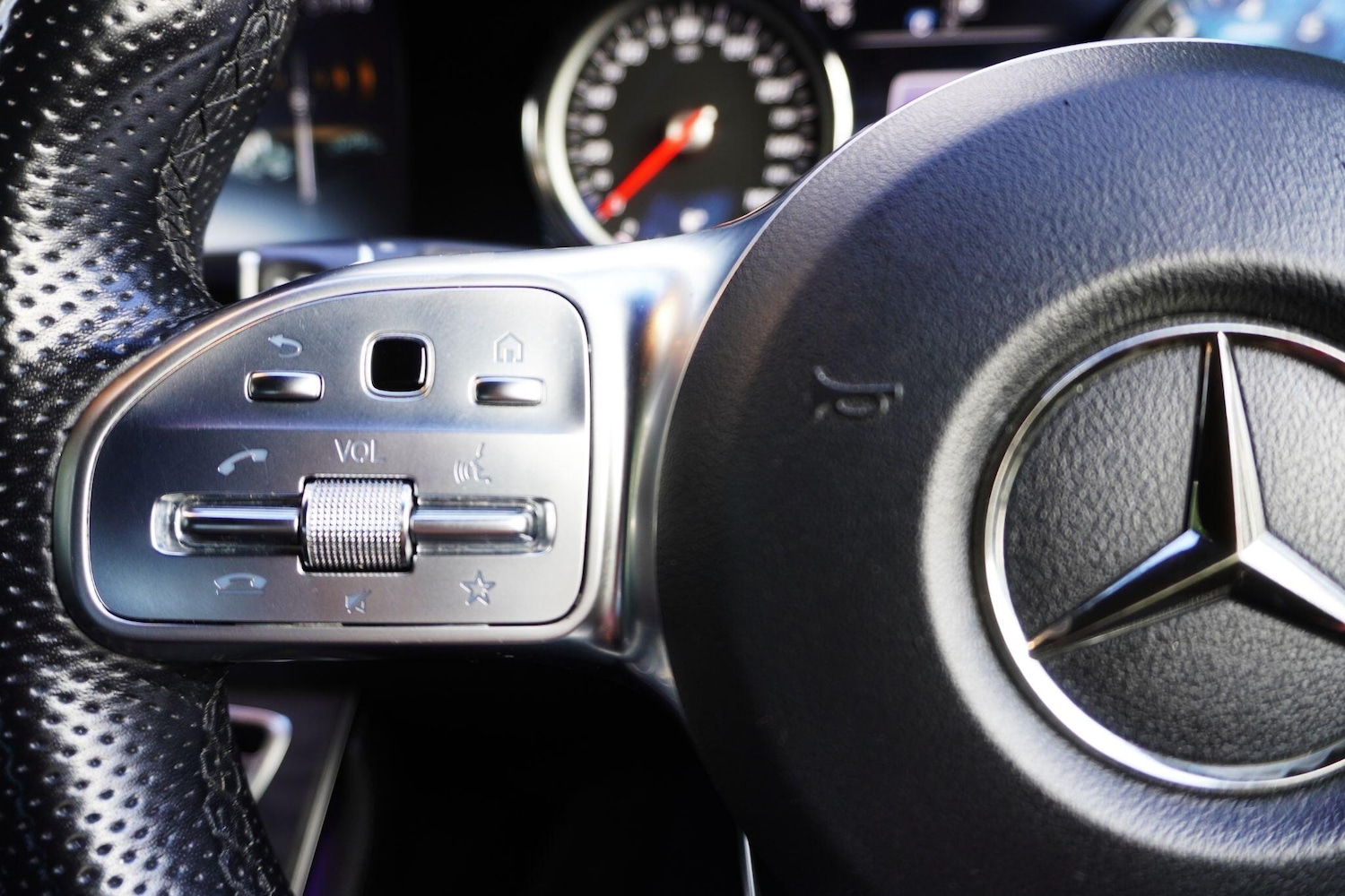 Used Mercedes-Benz E Class 2018 for sale - 76997166: Photo 30