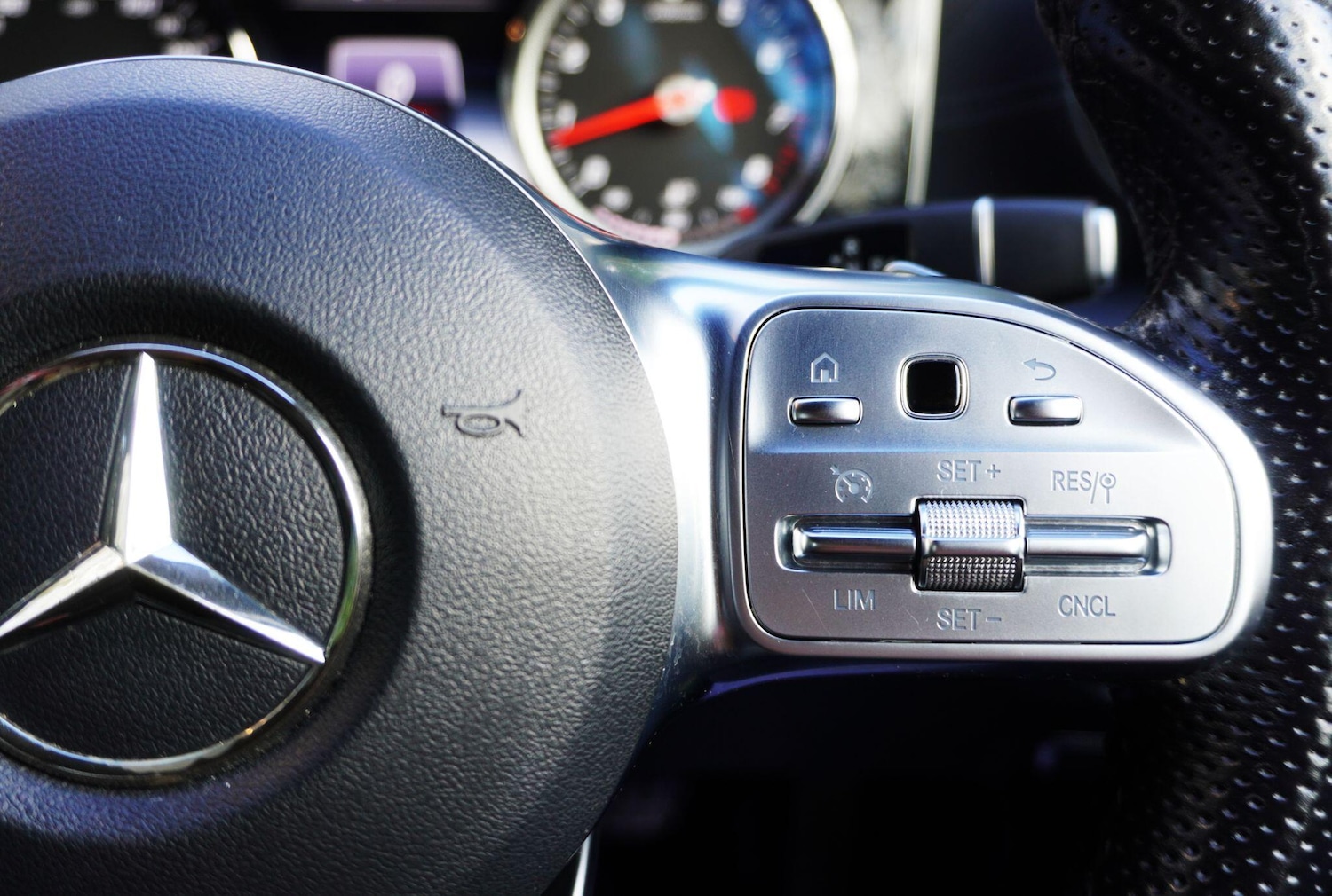 Used Mercedes-Benz E Class 2018 for sale - 76997166: Photo 34