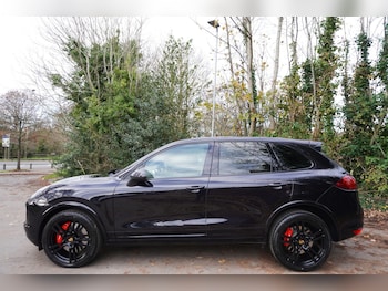 Used Porsche Cayenne 2011 for sale - 76620384: Photo