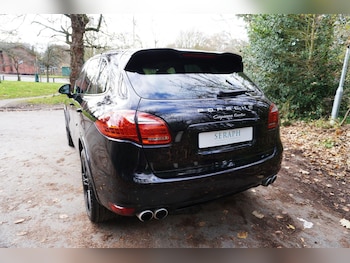 Used Porsche Cayenne 2011 for sale - 76620384: Photo