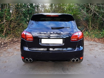 Used Porsche Cayenne 2011 for sale - 76620384: Photo