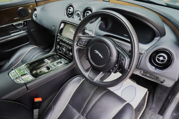 Used Jaguar XJ 2018 for sale - 75670524: Photo 10