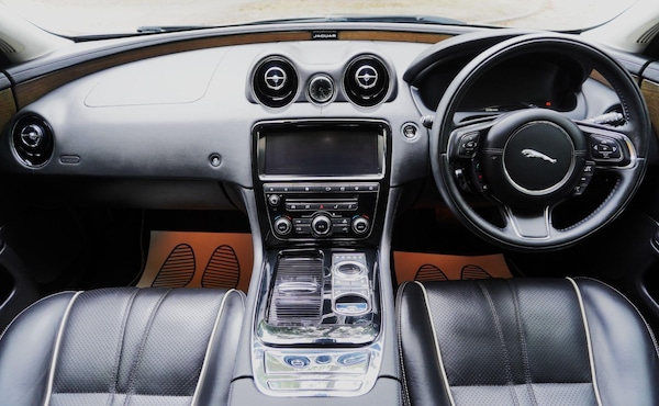 Used Jaguar XJ 2018 for sale - 75670524: Photo 20