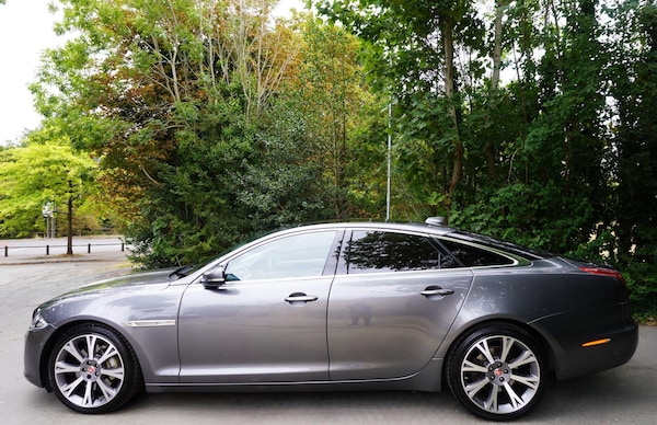 Used Jaguar XJ 2018 for sale - 75670524: Photo 2