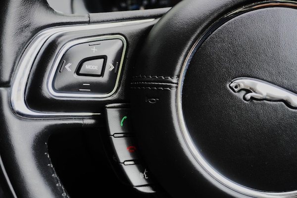Used Jaguar XJ 2018 for sale - 75670524: Photo 37