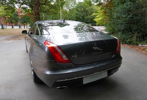 Used Jaguar XJ 2018 for sale - 75670524: Photo 3