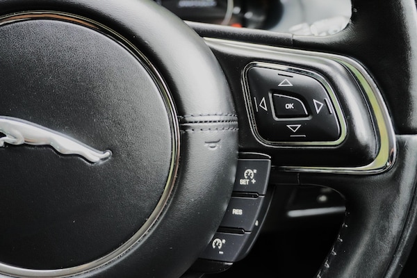 Used Jaguar XJ 2018 for sale - 75670524: Photo 42