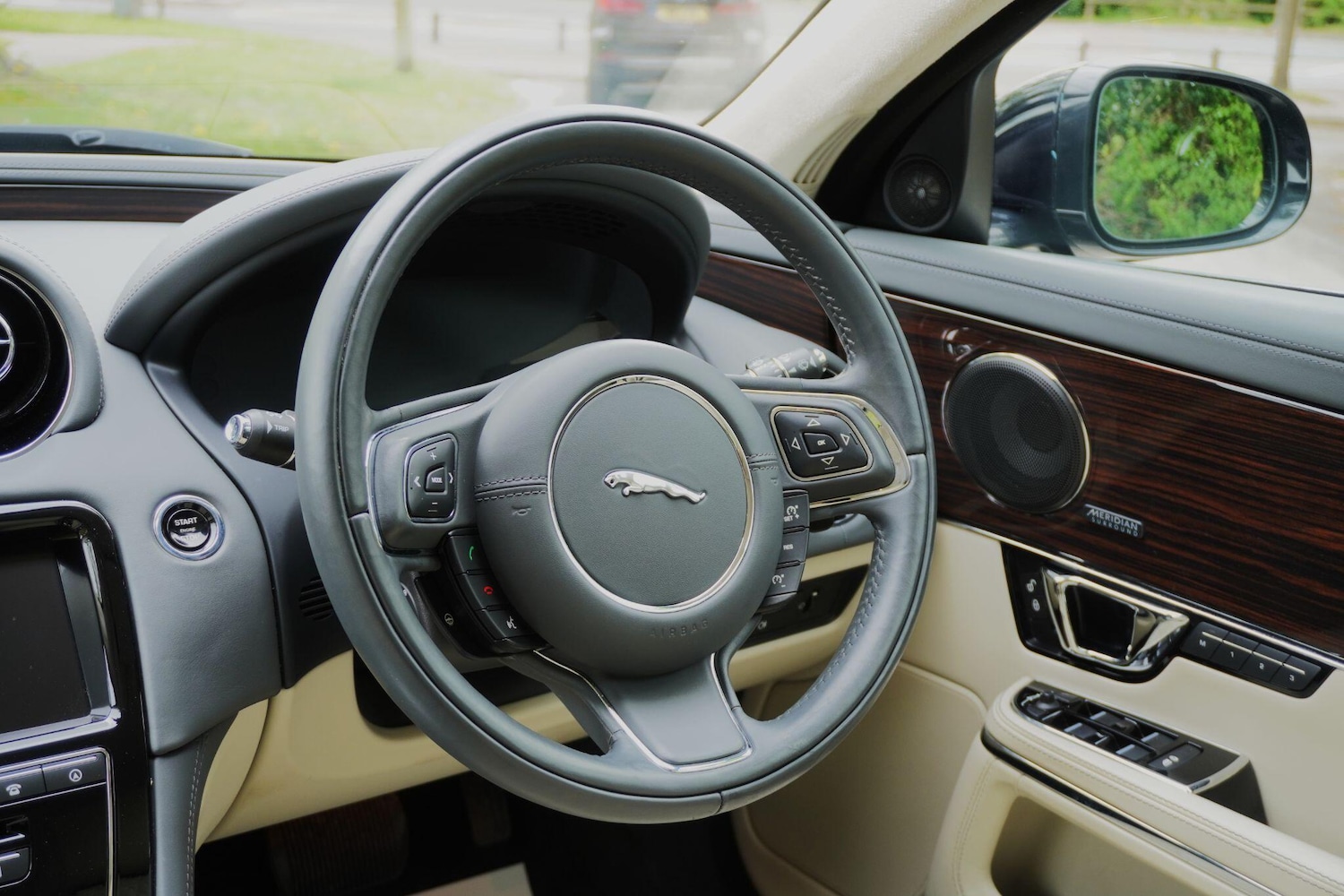 Used Jaguar XJ 2019 for sale - 78062927: Photo 21