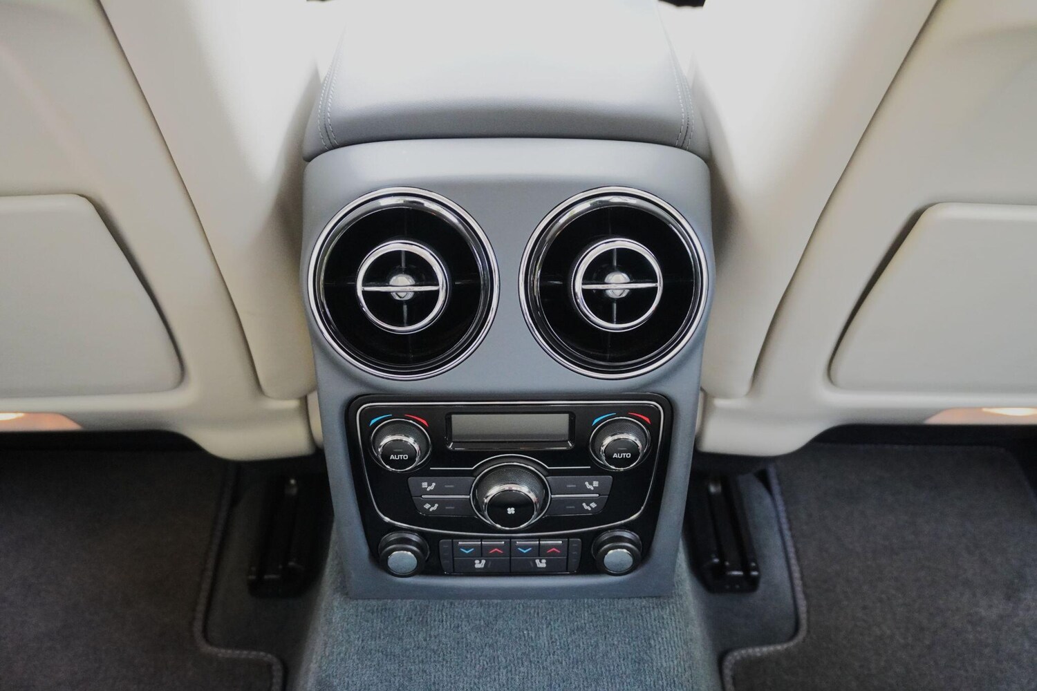 Used Jaguar XJ 2019 for sale - 78062927: Photo 66