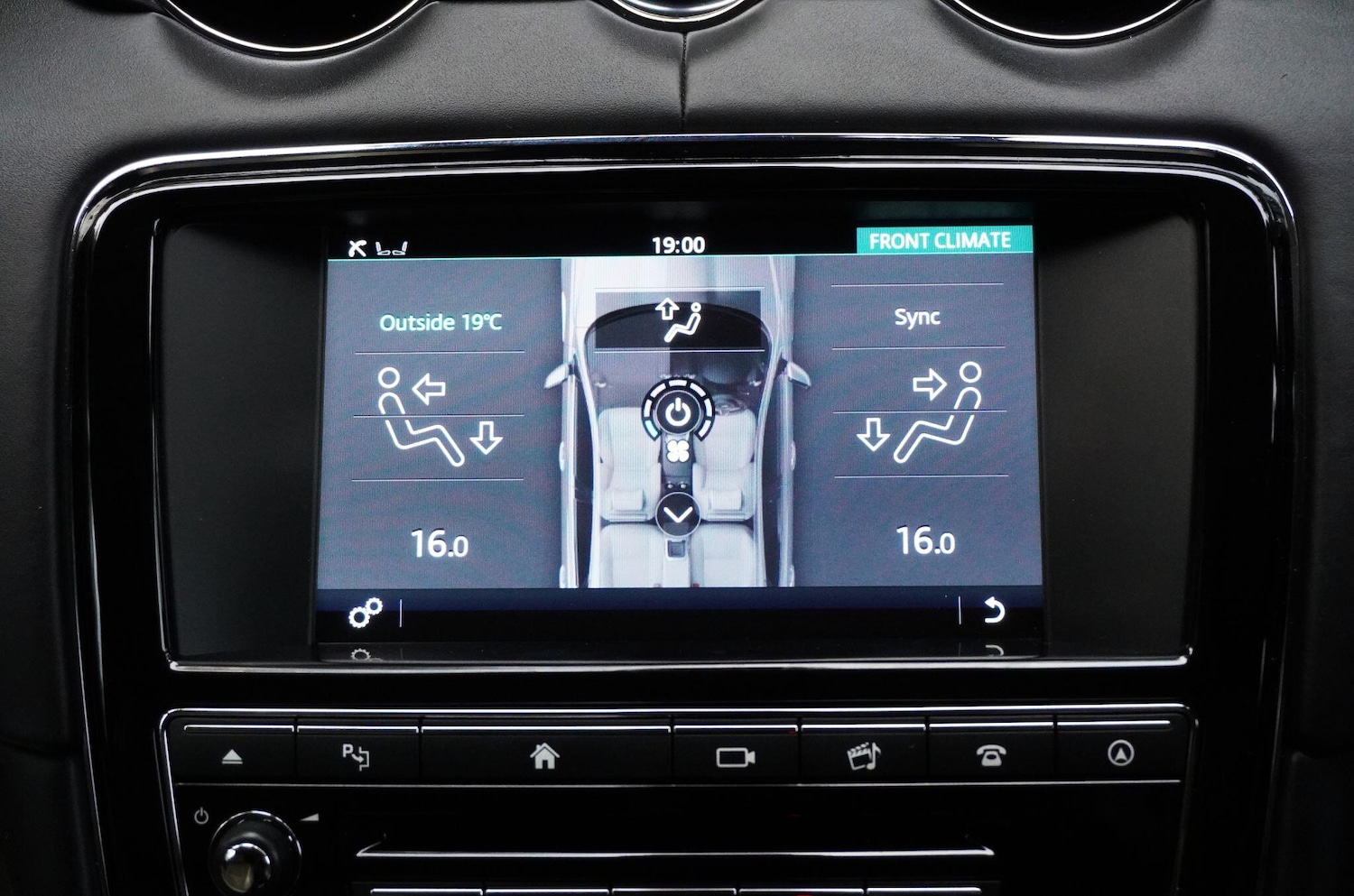 Used Jaguar XJ 2017 for sale - 76991070: Photo 32