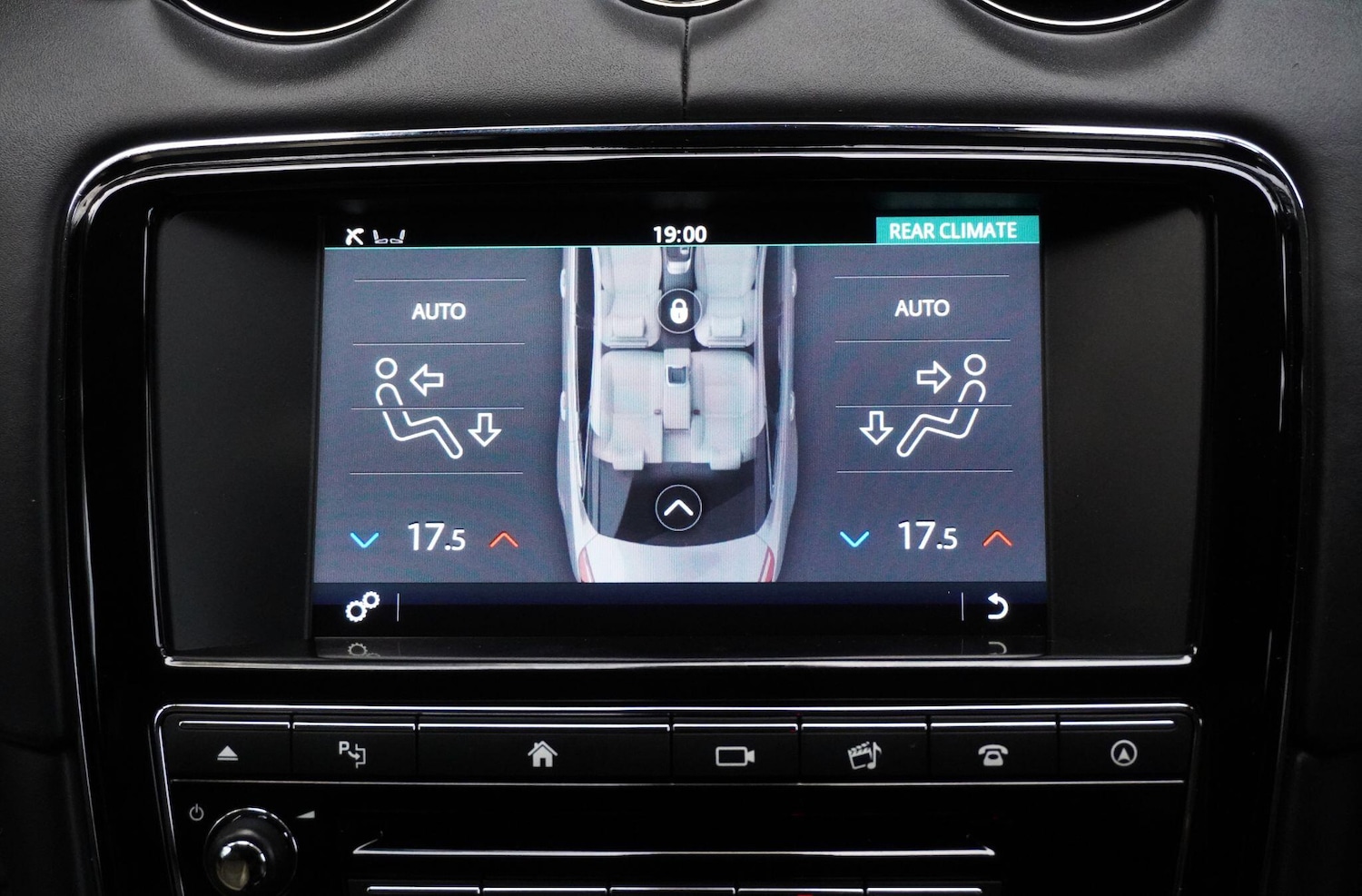 Used Jaguar XJ 2017 for sale - 76991070: Photo 33