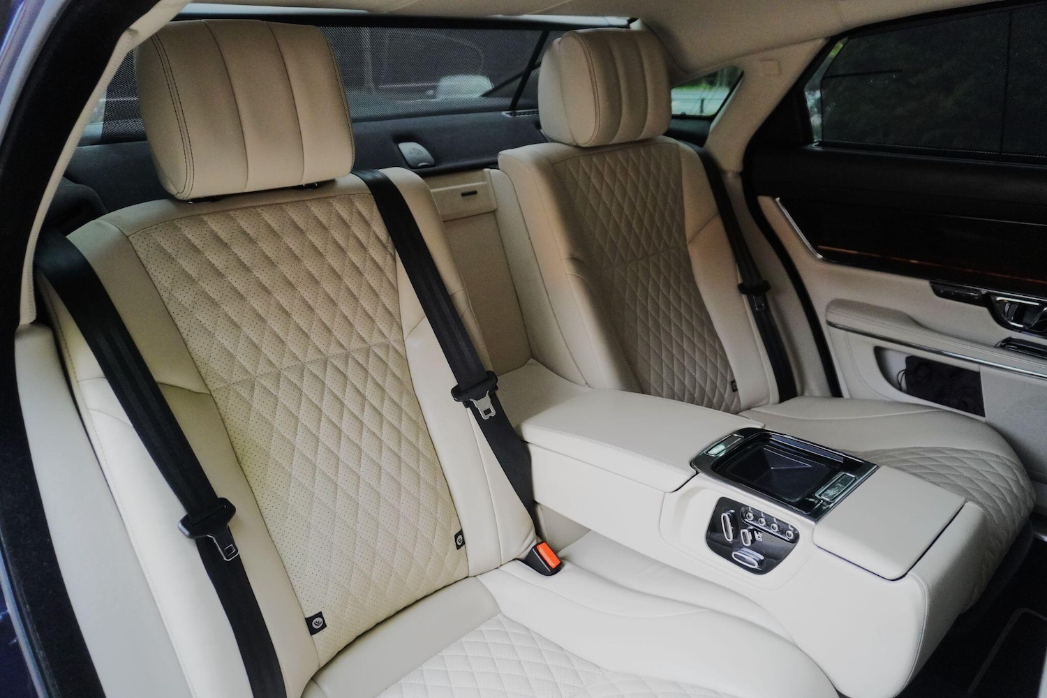 Used Jaguar XJ 2017 for sale - 76991070: Photo 60