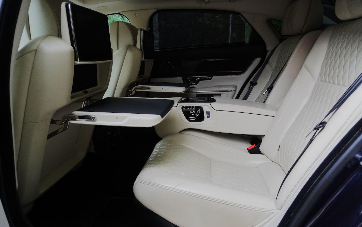 Used Jaguar XJ 2017 for sale - 76991070: Photo 73