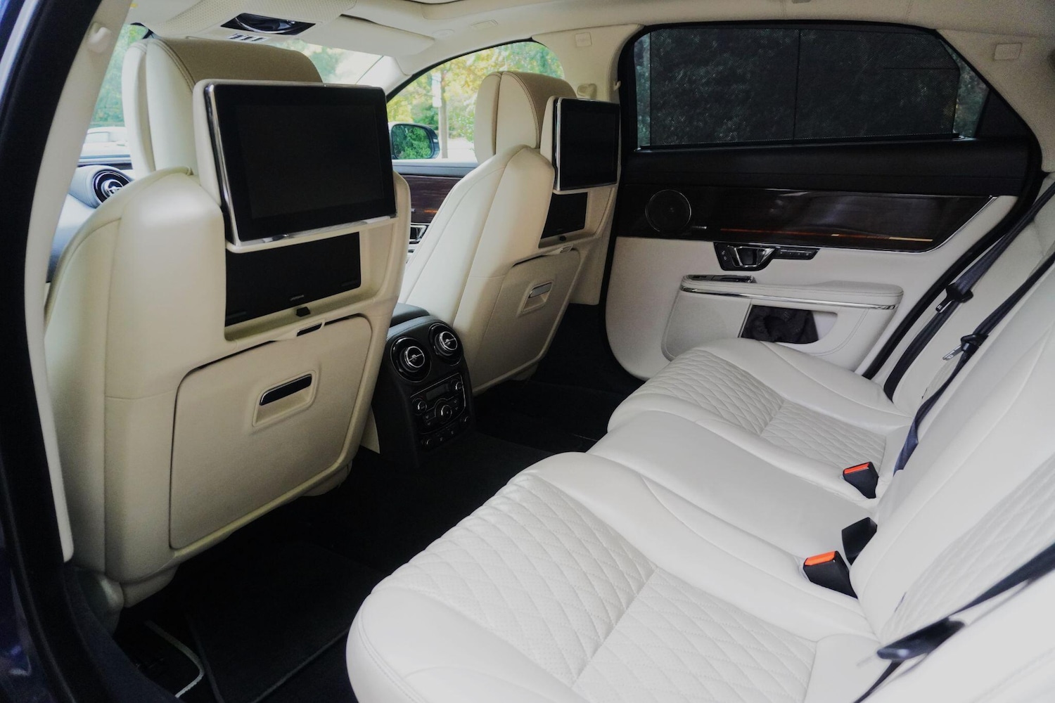 Used Jaguar XJ 2017 for sale - 76991070: Photo 74