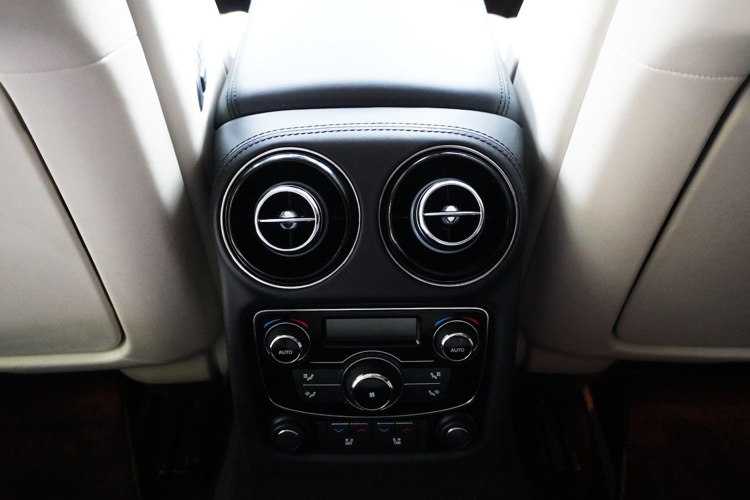 Used Jaguar XJ 2017 for sale - 76991070: Photo 82