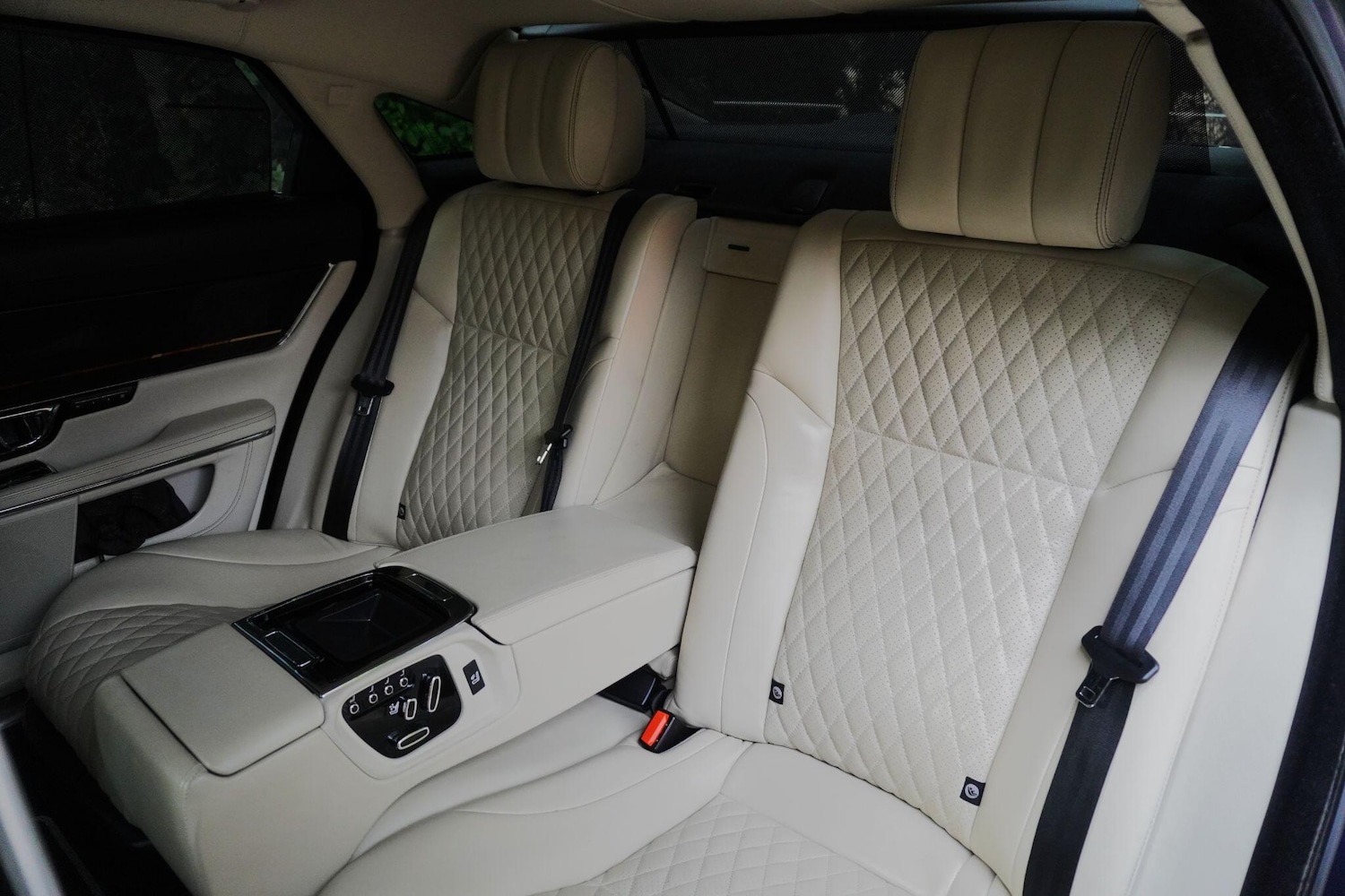 Used Jaguar XJ 2017 for sale - 76991070: Photo 86