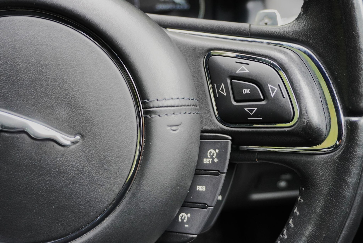 Used Jaguar XJ 2018 for sale - 78063034: Photo 41