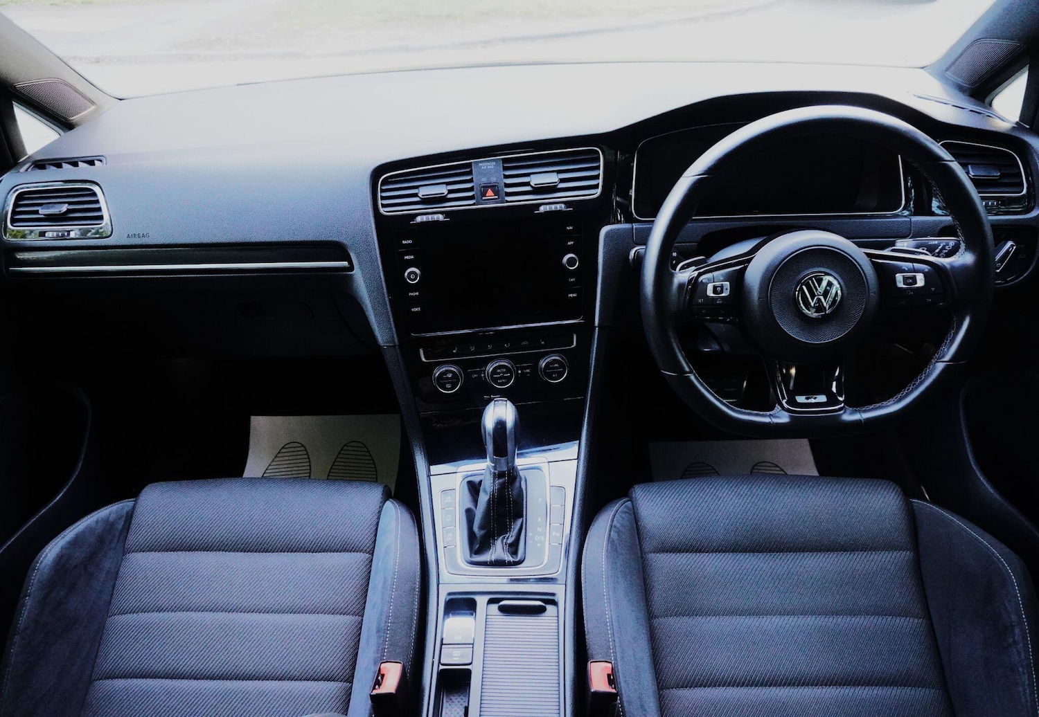 Used Volkswagen Golf 2017 for sale - 76988972: Photo 19