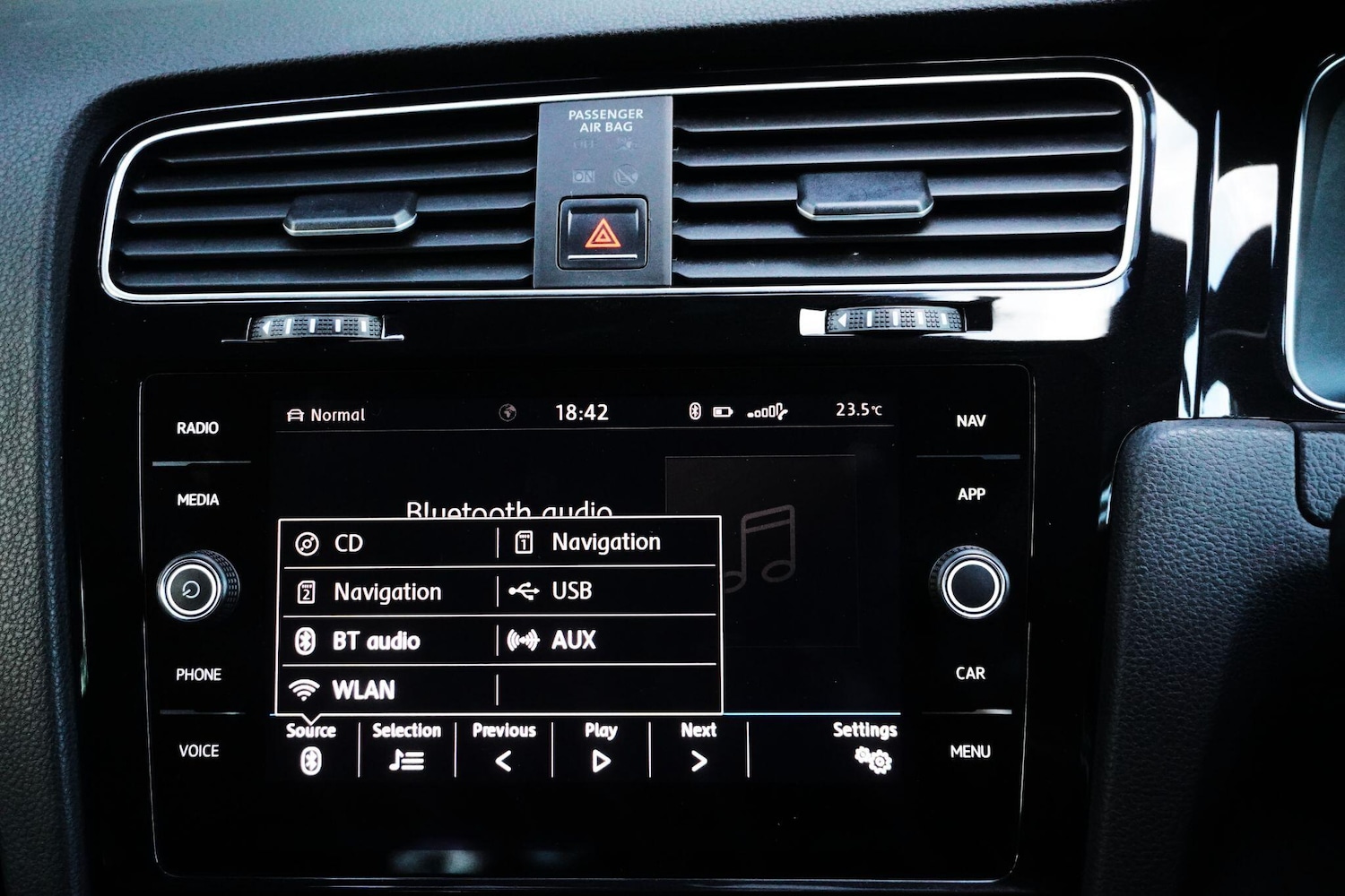 Used Volkswagen Golf 2017 for sale - 76988972: Photo 24