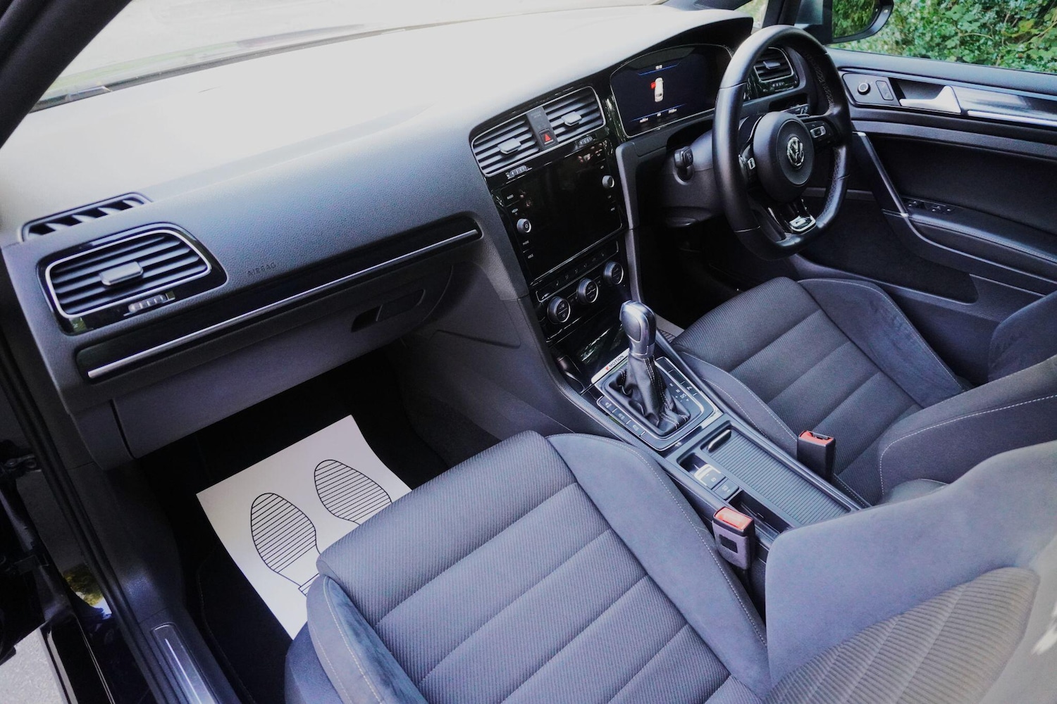 Used Volkswagen Golf 2017 for sale - 76988972: Photo 47