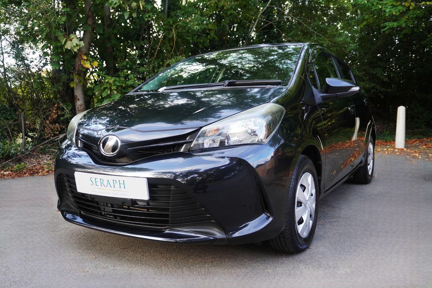 Used Toyota Vitz 2024 for sale - 76109073: Photo 1