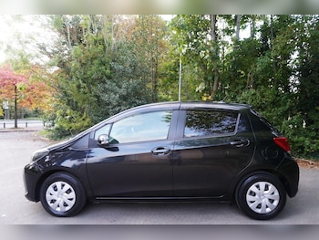 Used Toyota Vitz 2014 for sale - 76109073: Photo