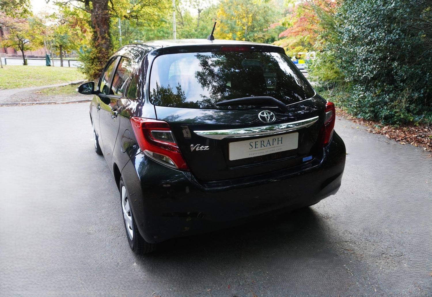 Used Toyota Vitz 2024 for sale - 76109073: Photo 3