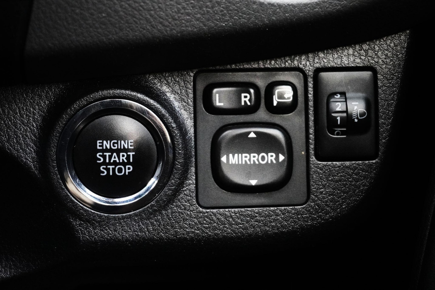 Used Toyota Vitz 2024 for sale - 76109073: Photo 34