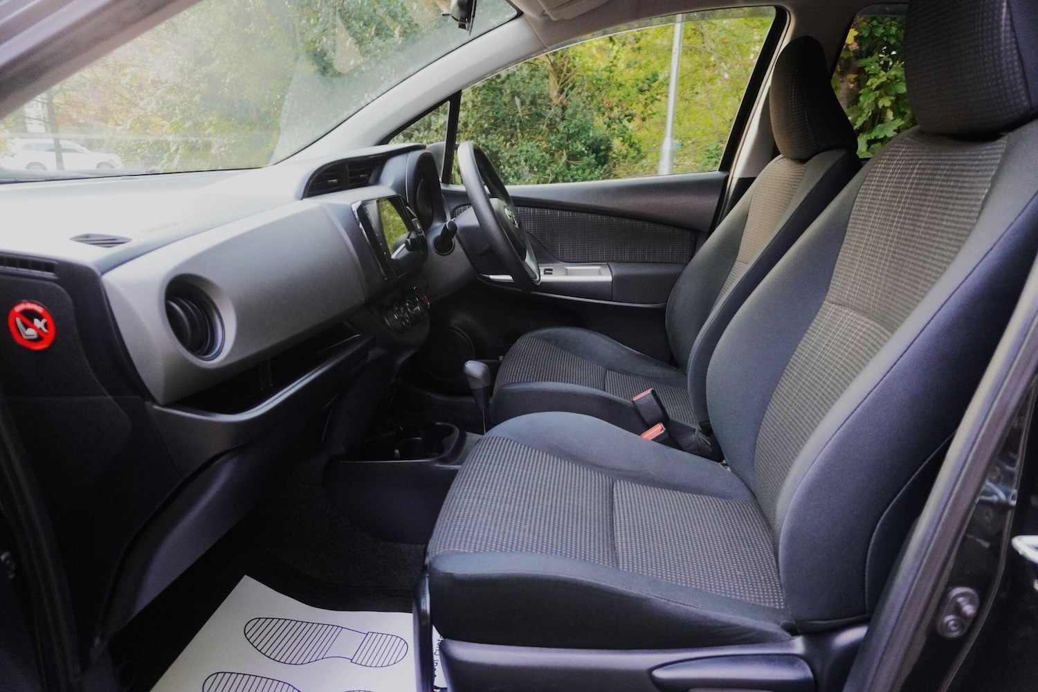 Used Toyota Vitz 2024 for sale - 76109073: Photo 40