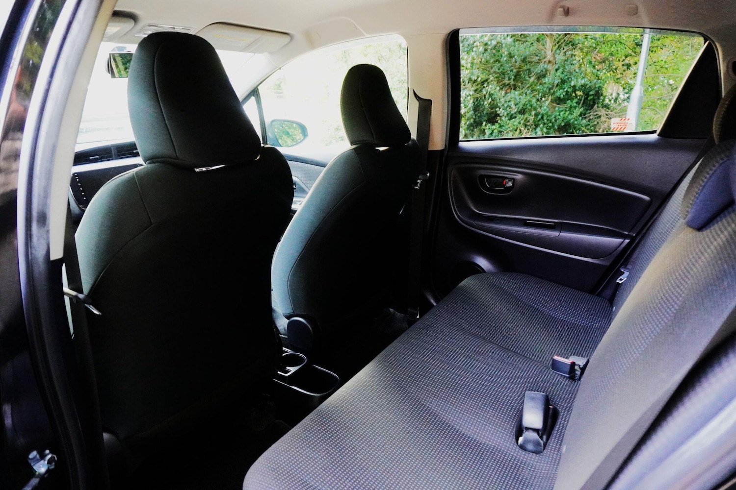 Used Toyota Vitz 2024 for sale - 76109073: Photo 50