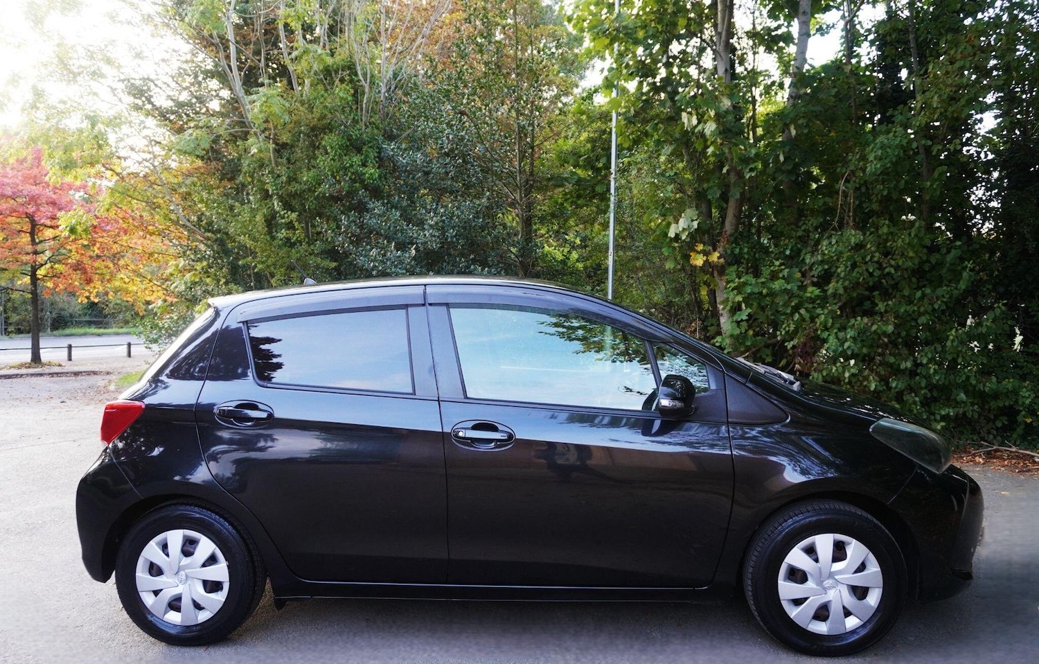 Used Toyota Vitz 2024 for sale - 76109073: Photo 6