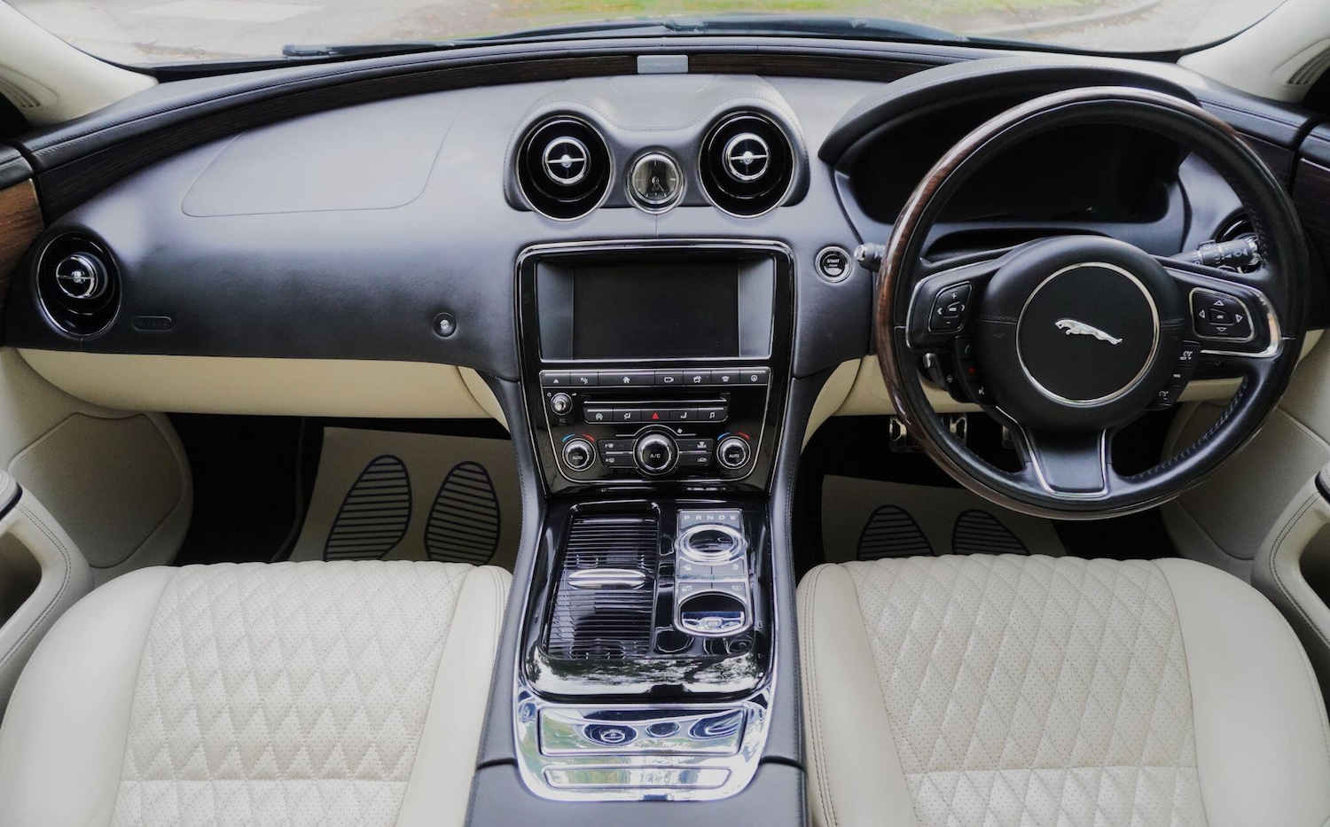 Used Jaguar XJ 2017 for sale - 75905768: Photo 20