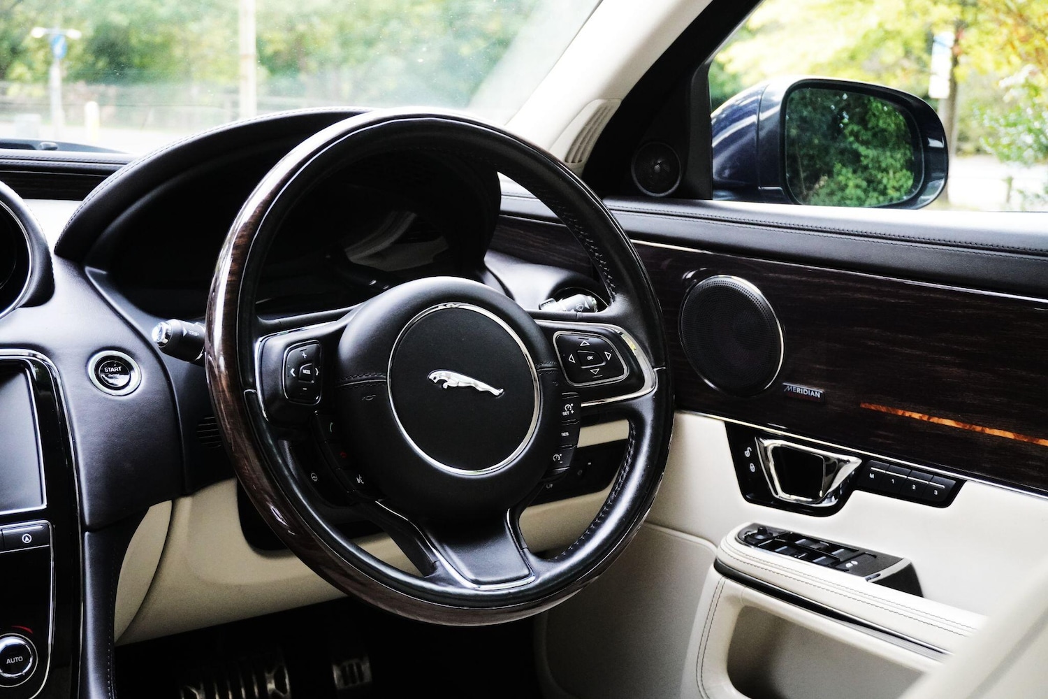 Used Jaguar XJ 2017 for sale - 75905768: Photo 21