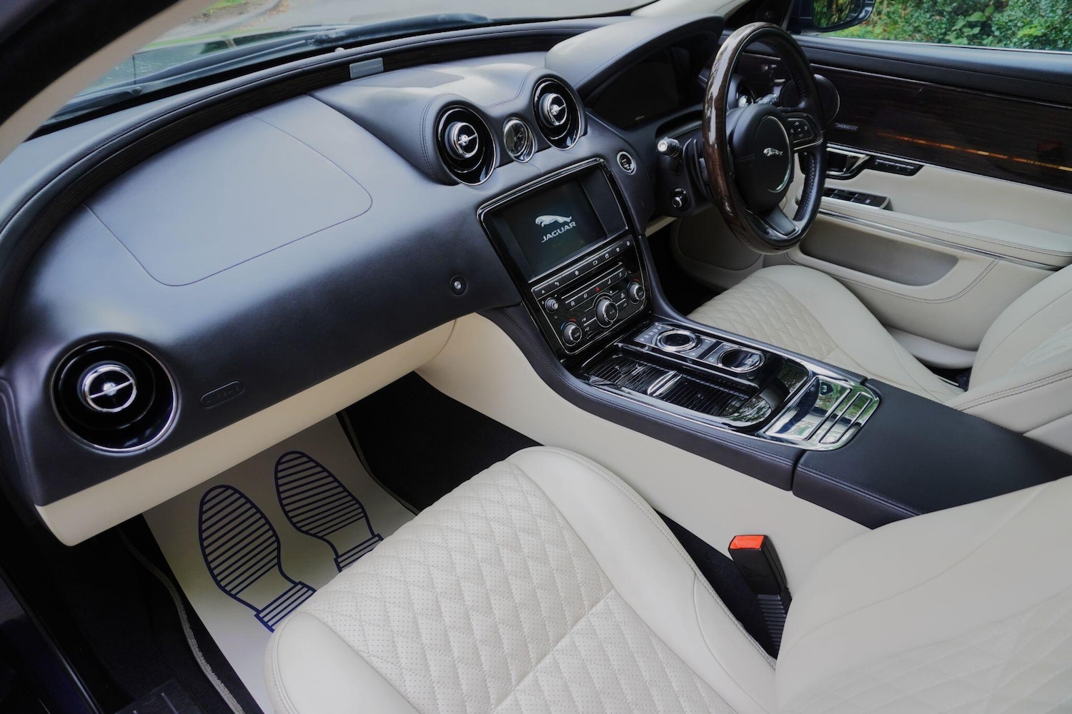 Used Jaguar XJ 2017 for sale - 75905768: Photo 63