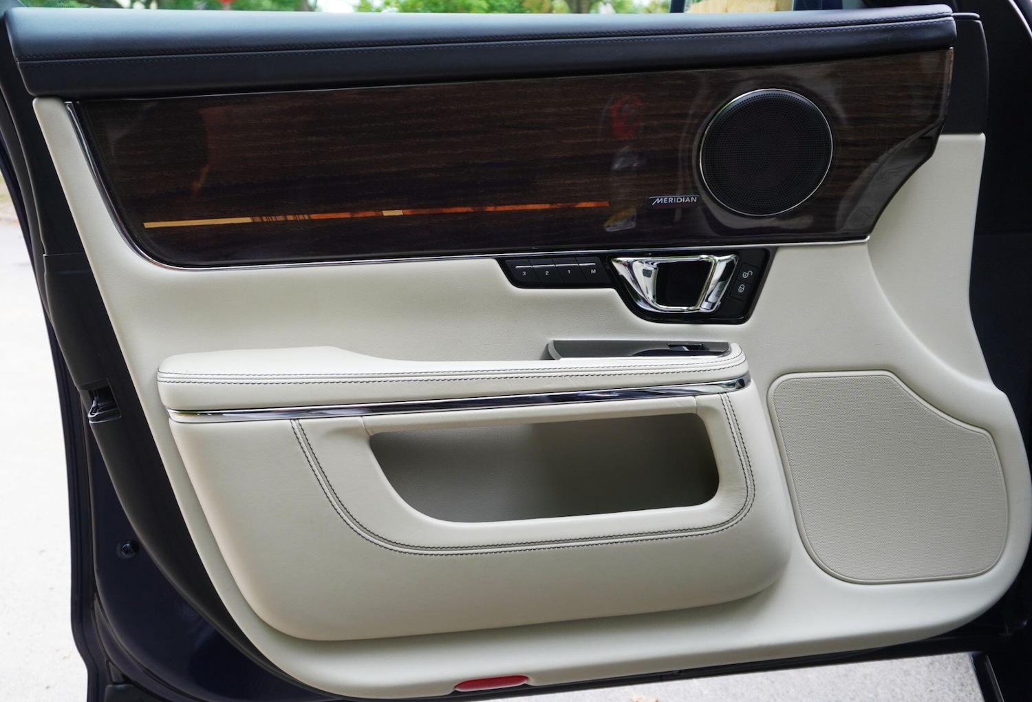 Used Jaguar XJ 2017 for sale - 75905768: Photo 64