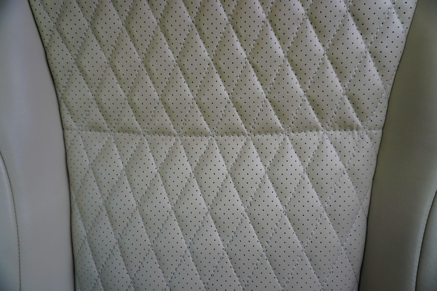 Used Jaguar XJ 2017 for sale - 75905768: Photo 69