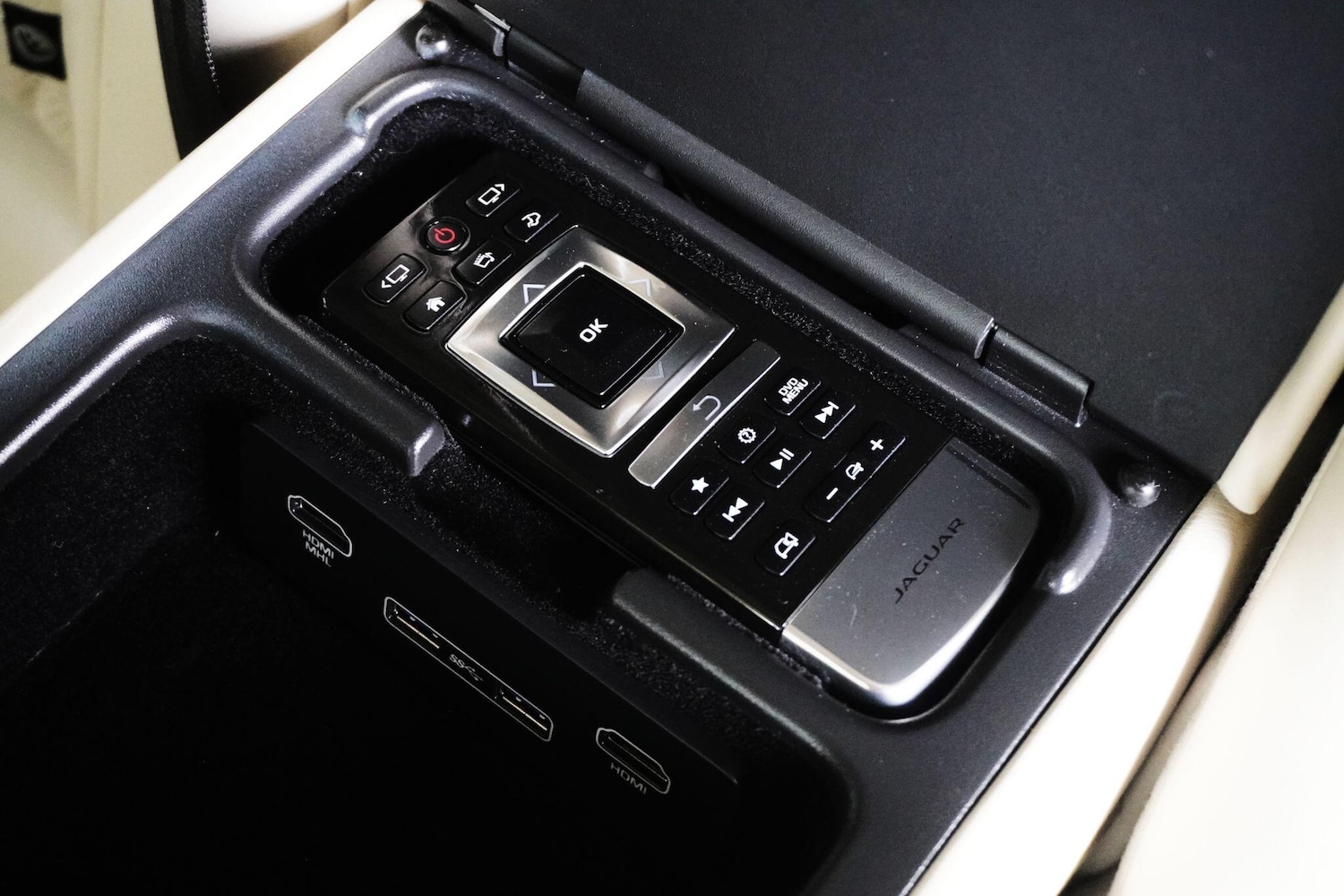 Used Jaguar XJ 2017 for sale - 75905768: Photo 85