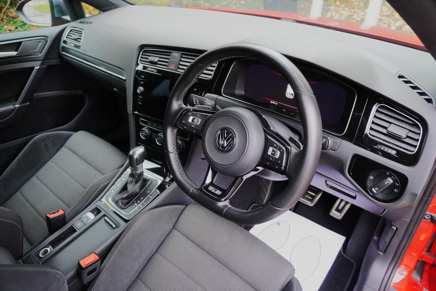 Used Volkswagen Golf 2017 for sale - 76994316: Photo 10