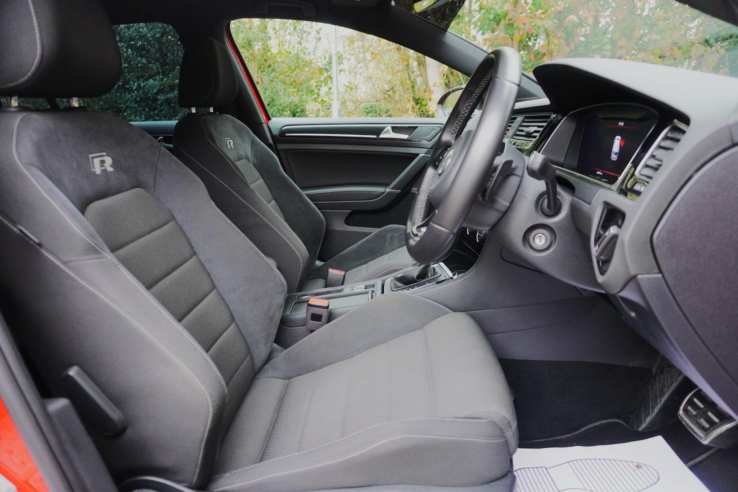 Used Volkswagen Golf 2017 for sale - 76994316: Photo 9