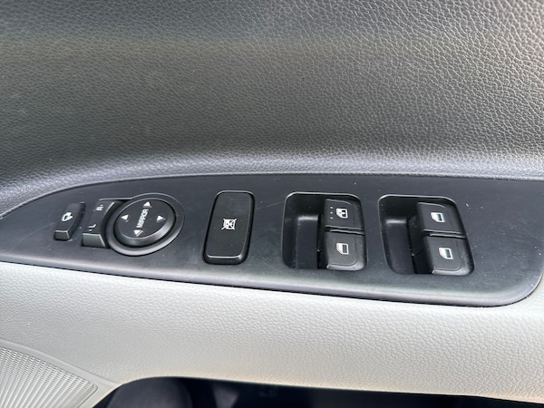 Used Kia Stonic 2019 for sale - 76041596: Photo 13